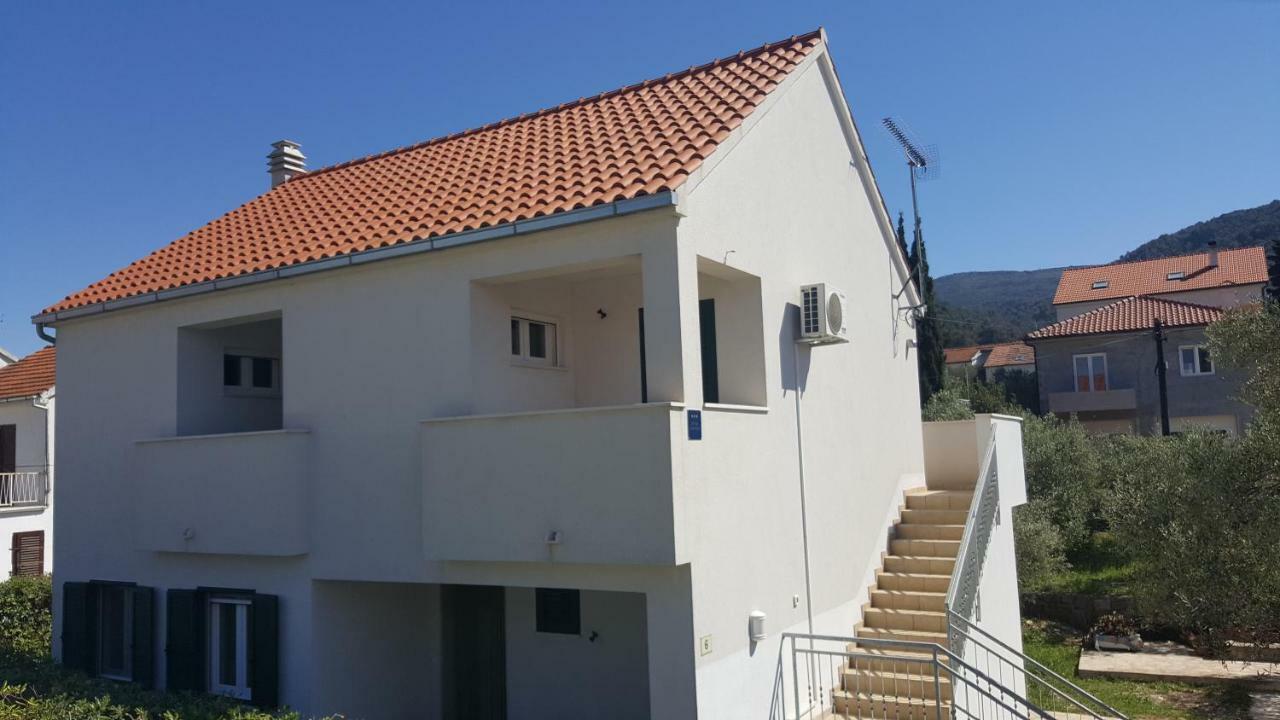 Apartmani Lomar Stari Grad  Εξωτερικό φωτογραφία