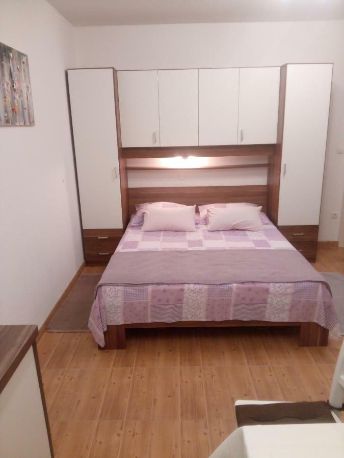 Apartmani Lomar Stari Grad  Εξωτερικό φωτογραφία