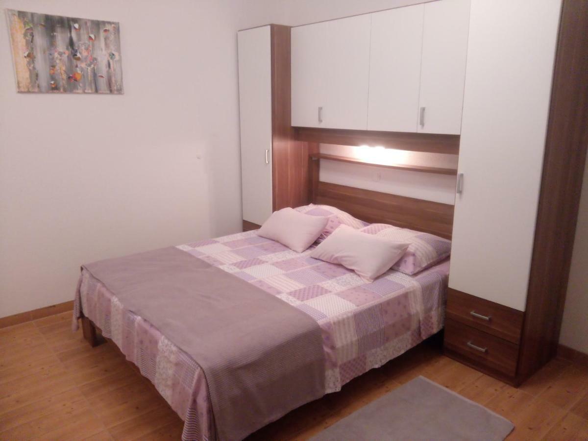 Apartmani Lomar Stari Grad  Εξωτερικό φωτογραφία