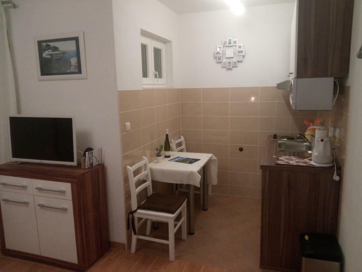 Apartmani Lomar Stari Grad  Εξωτερικό φωτογραφία