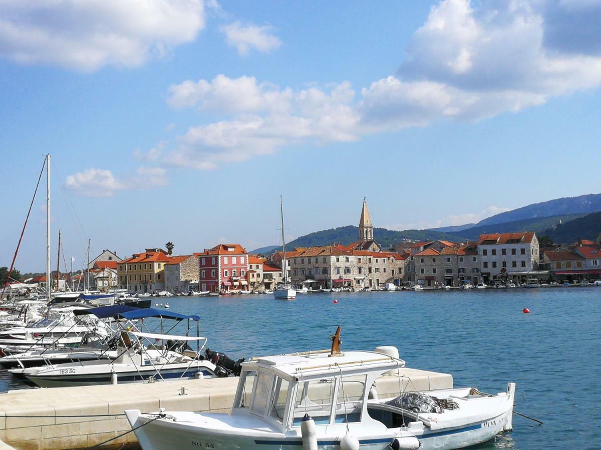 Apartmani Lomar Stari Grad  Εξωτερικό φωτογραφία