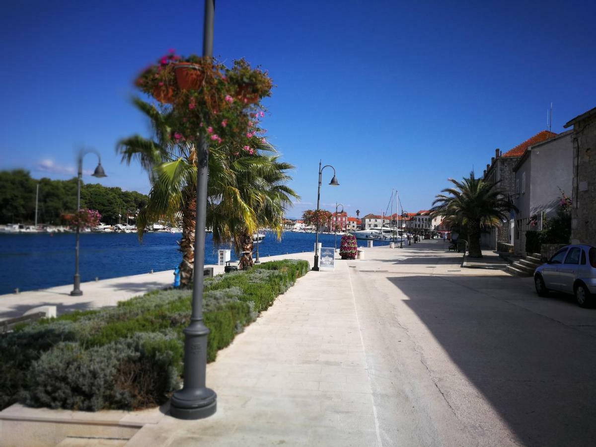 Apartmani Lomar Stari Grad  Εξωτερικό φωτογραφία