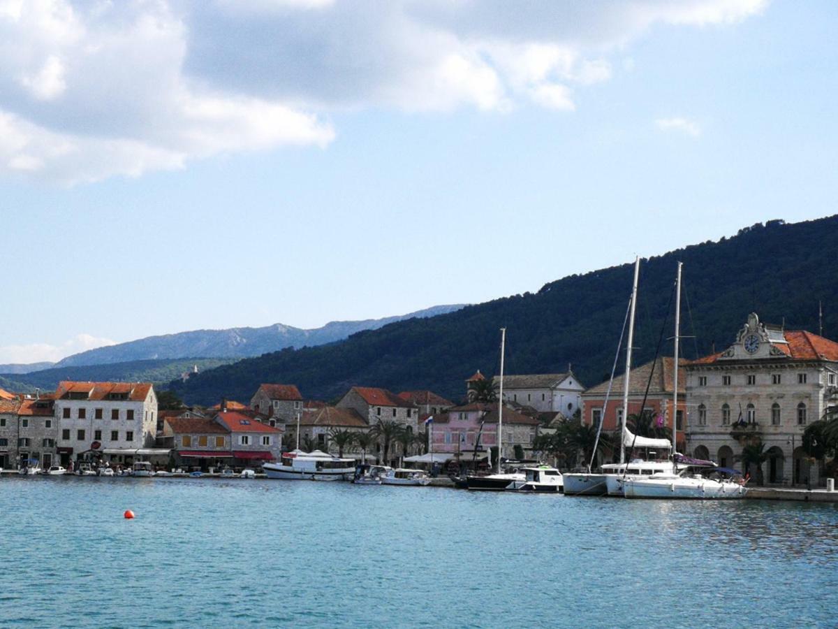 Apartmani Lomar Stari Grad  Εξωτερικό φωτογραφία