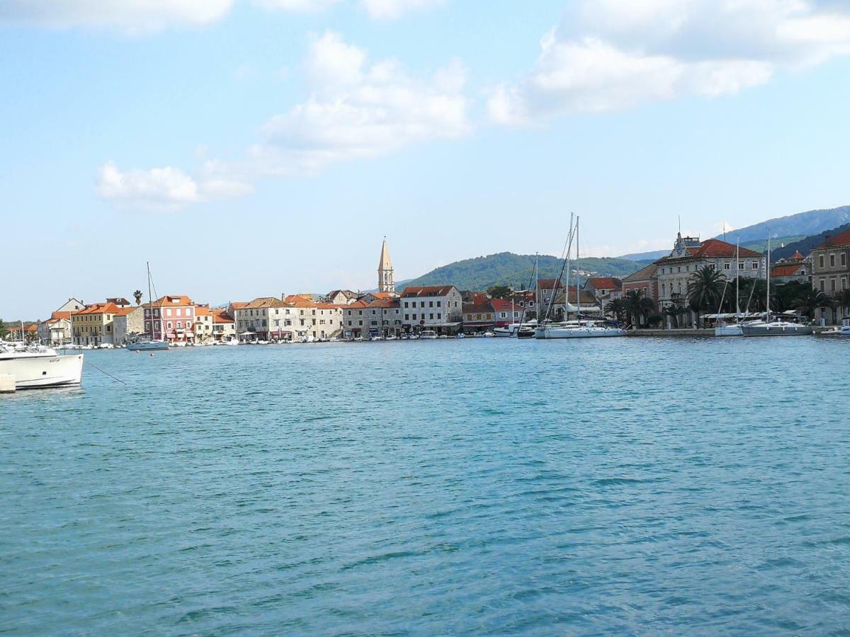 Apartmani Lomar Stari Grad  Εξωτερικό φωτογραφία